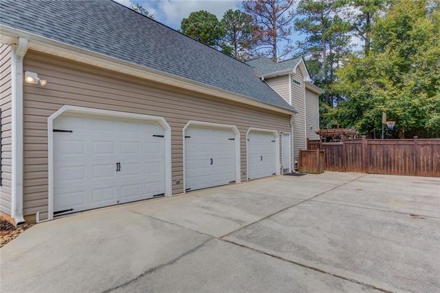 775 Winding Grove Lane, Loganville, GA 30052