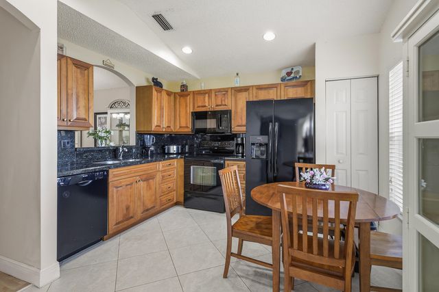 3648 Coco Lake Drive, Coconut Creek, FL 33073