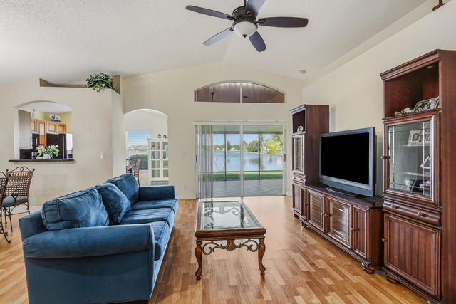 3648 Coco Lake Drive, Coconut Creek, FL 33073