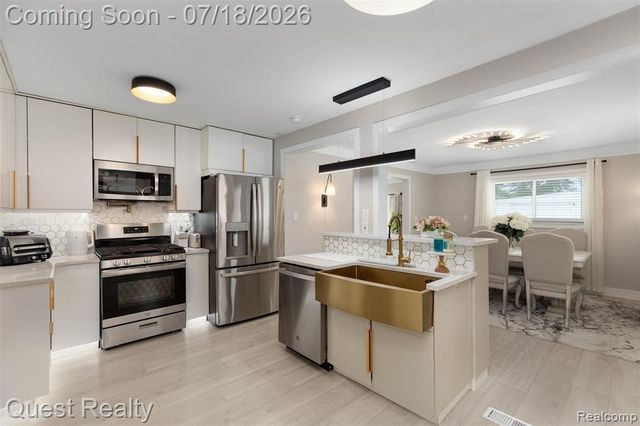 2103 Garry Drive, Troy, MI 48083