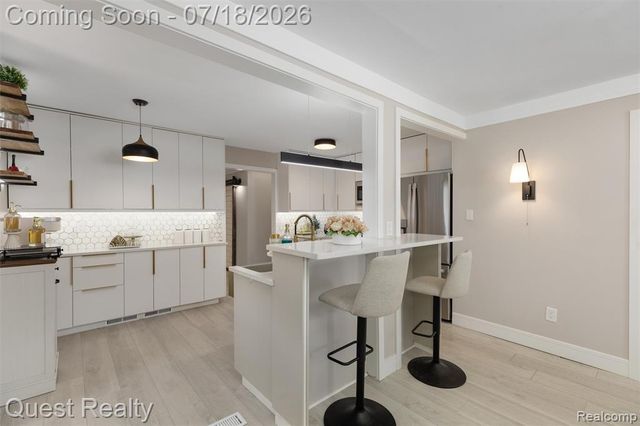 2103 Garry Drive, Troy, MI 48083