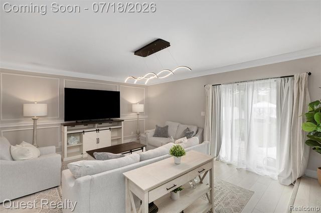 2103 Garry Drive, Troy, MI 48083