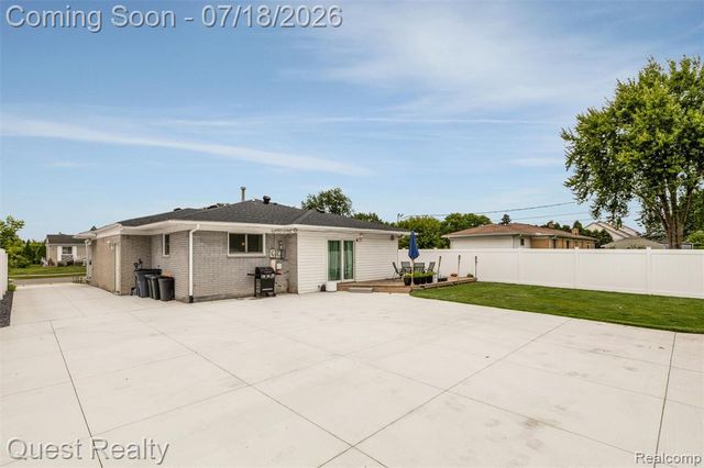 2103 Garry Drive, Troy, MI 48083