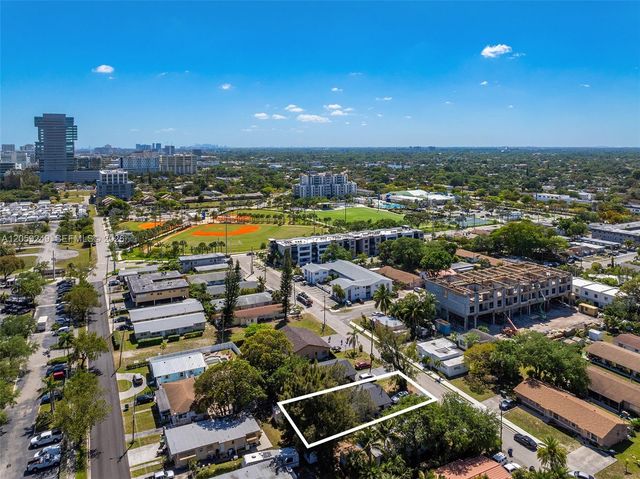 309 SE 3rd Ave, Hallandale Beach, FL 33009