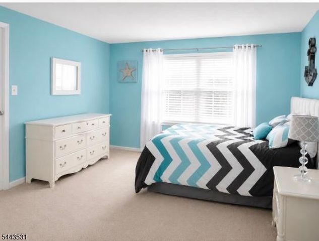 22 Village Square Dr, Union Twp., NJ 08802