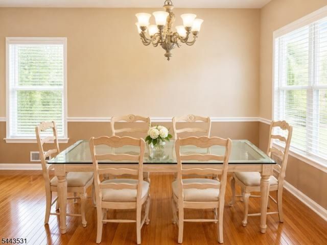 22 Village Square Dr, Union Twp., NJ 08802