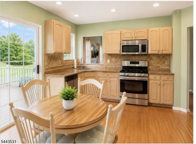 22 Village Square Dr, Union Twp., NJ 08802
