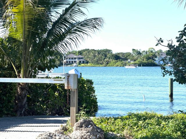 354 COUNTRY CLUB Drive, Tequesta, FL 33469