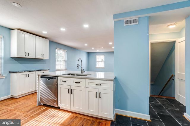 849 S GLEBE RD, Arlington, VA 22204