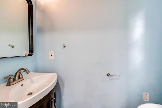 849 S GLEBE RD, Arlington, VA 22204