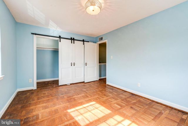 849 S GLEBE RD, Arlington, VA 22204