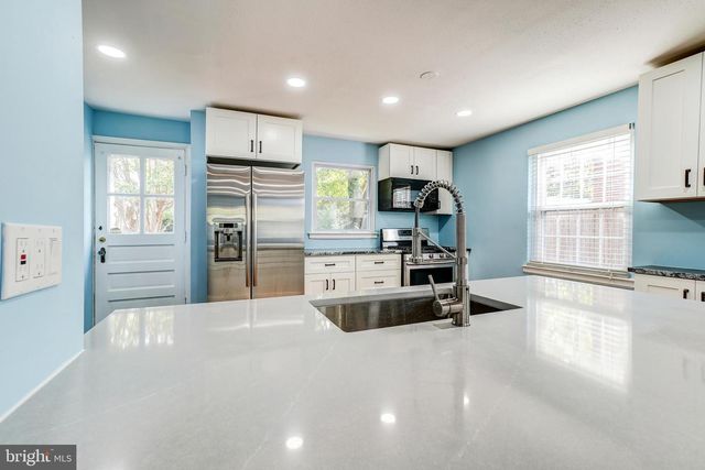 849 S GLEBE RD, Arlington, VA 22204