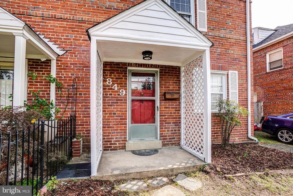 849 S GLEBE RD, Arlington, VA 22204