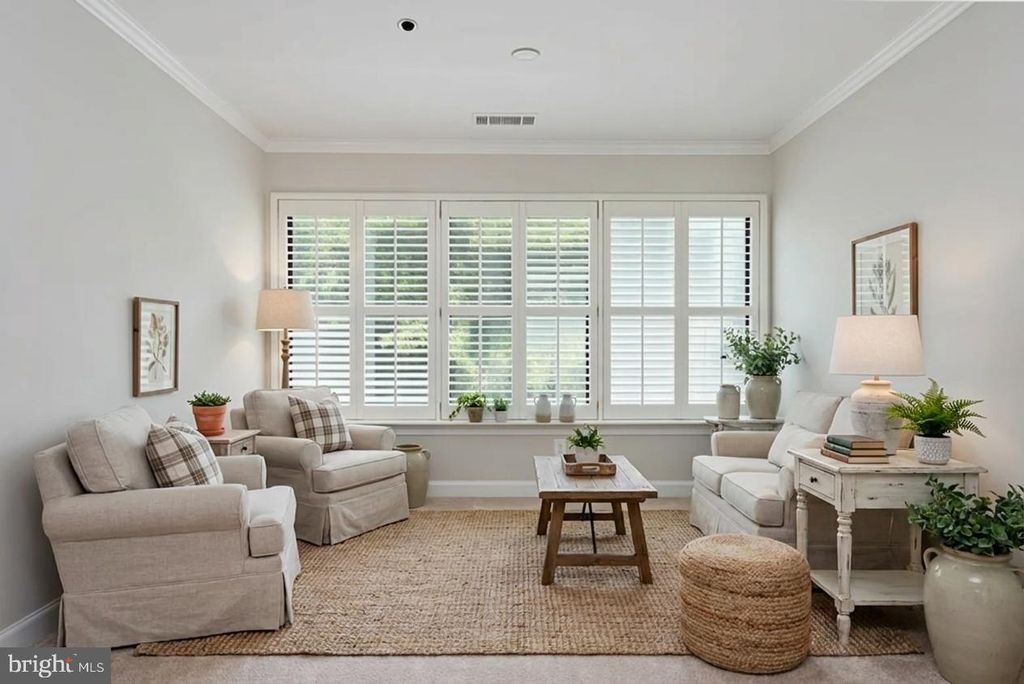 Image 15 of property listing at 1 SOUTHERLY CT #305, Towson, MD 21286