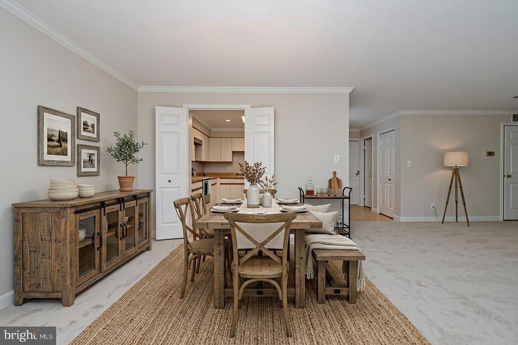 Image 17 of property listing at 1 SOUTHERLY CT #305, Towson, MD 21286