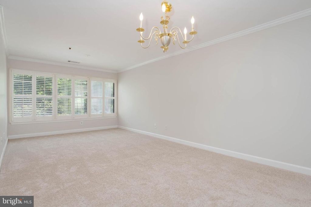 Image 18 of property listing at 1 SOUTHERLY CT #305, Towson, MD 21286