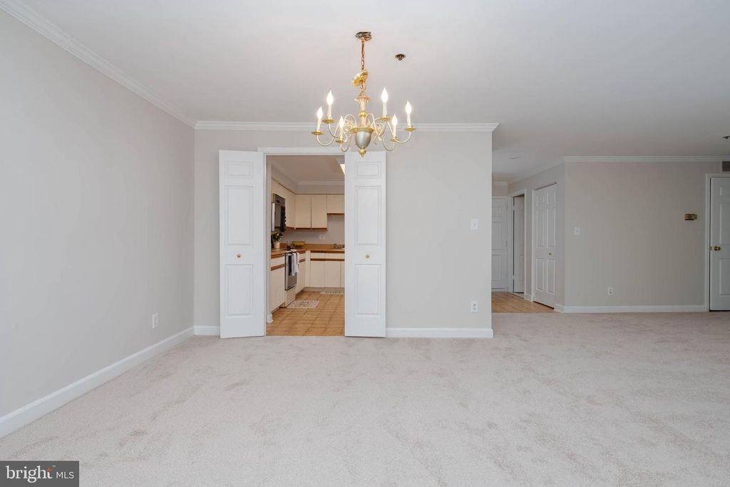 Image 20 of property listing at 1 SOUTHERLY CT #305, Towson, MD 21286
