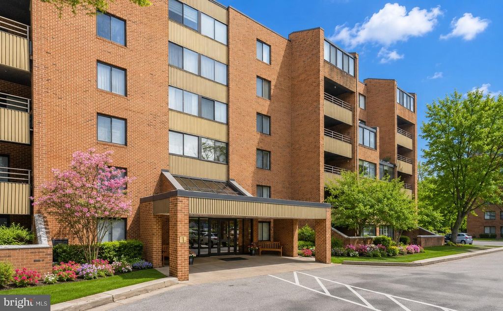 Image 3 of property listing at 1 SOUTHERLY CT #305, Towson, MD 21286