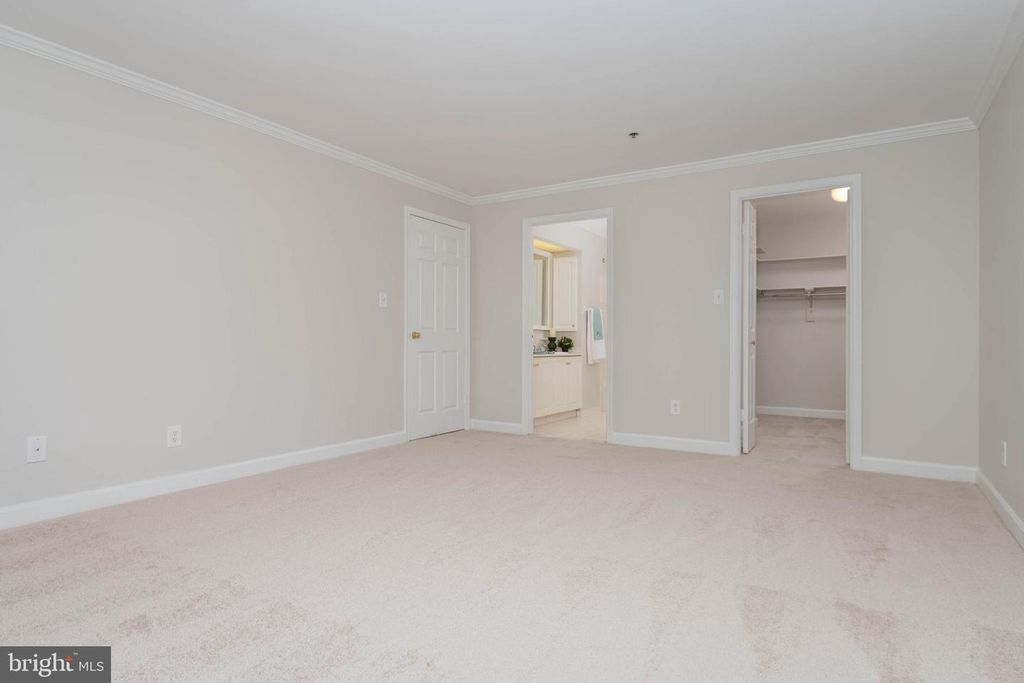 Image 31 of property listing at 1 SOUTHERLY CT #305, Towson, MD 21286