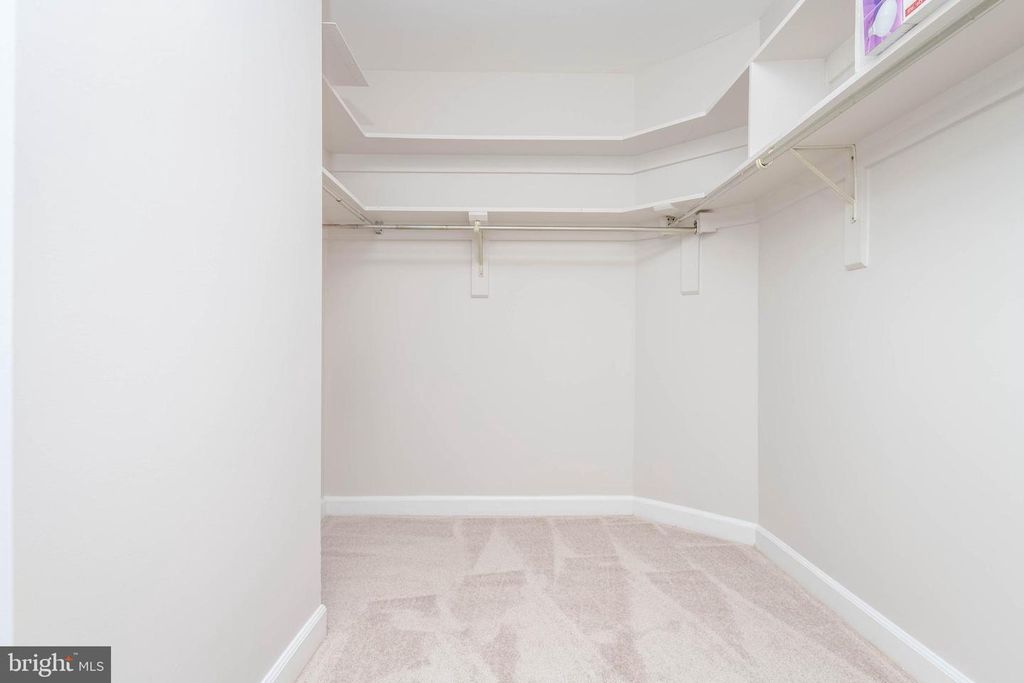 Image 34 of property listing at 1 SOUTHERLY CT #305, Towson, MD 21286