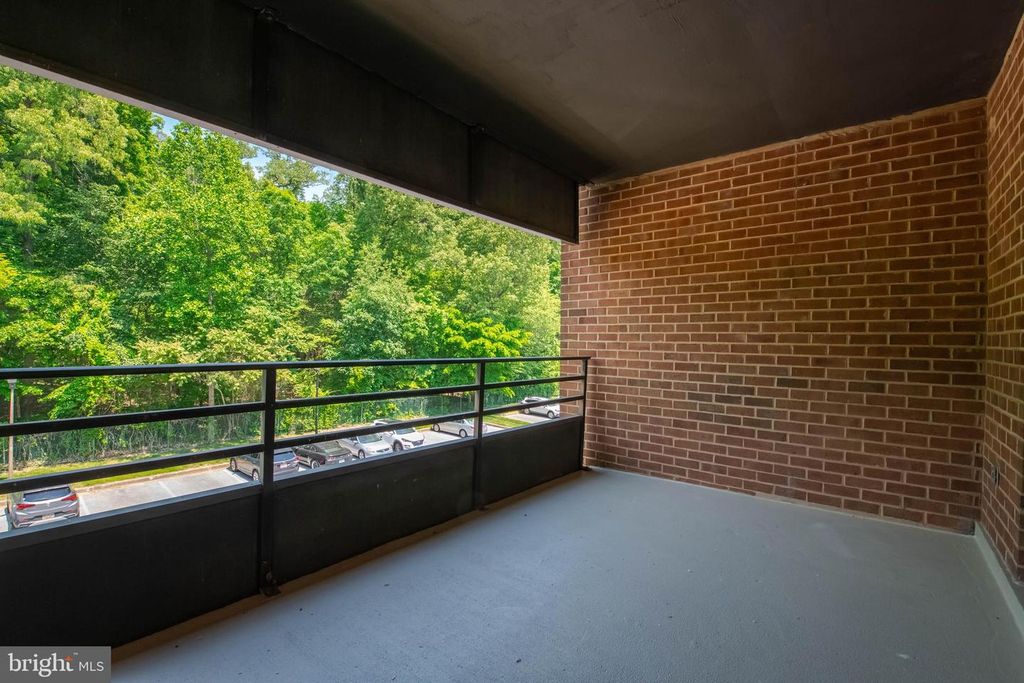 Image 39 of property listing at 1 SOUTHERLY CT #305, Towson, MD 21286