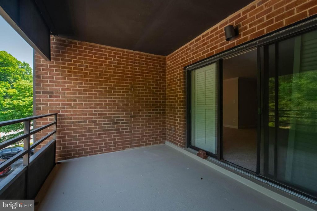 Image 40 of property listing at 1 SOUTHERLY CT #305, Towson, MD 21286