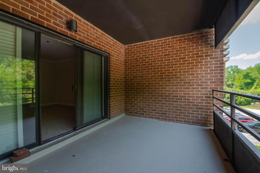 Image 41 of property listing at 1 SOUTHERLY CT #305, Towson, MD 21286