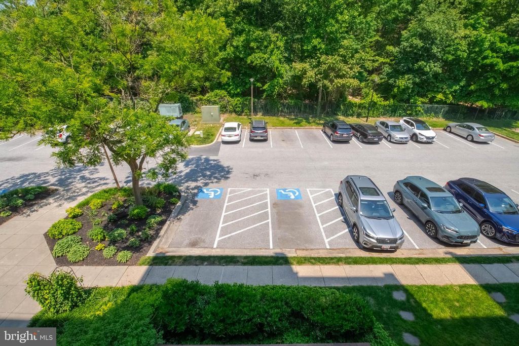 Image 43 of property listing at 1 SOUTHERLY CT #305, Towson, MD 21286