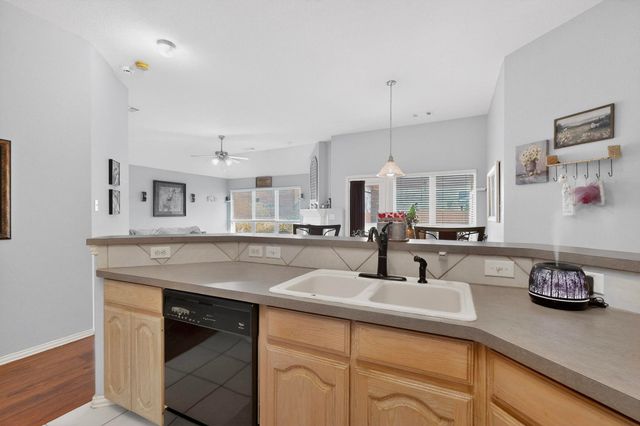 202 Moss Court, Mansfield, TX 76063