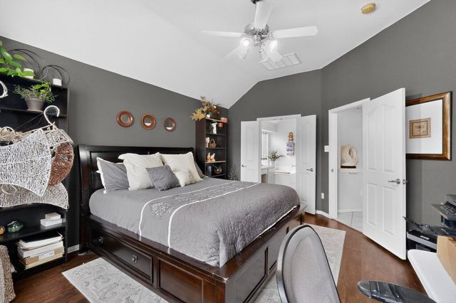 202 Moss Court, Mansfield, TX 76063