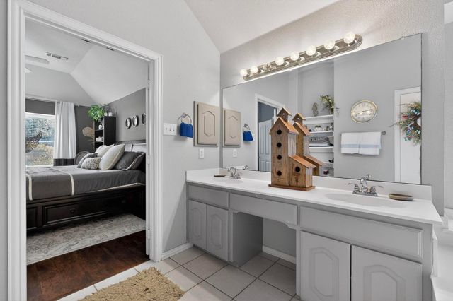 202 Moss Court, Mansfield, TX 76063