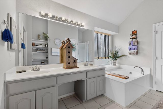 202 Moss Court, Mansfield, TX 76063