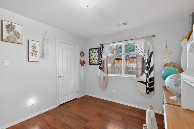 202 Moss Court, Mansfield, TX 76063