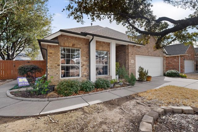 202 Moss Court, Mansfield, TX 76063