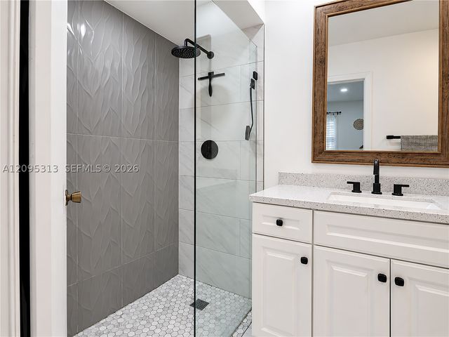 1046 NW 107th Ave, Pembroke Pines, FL 33026