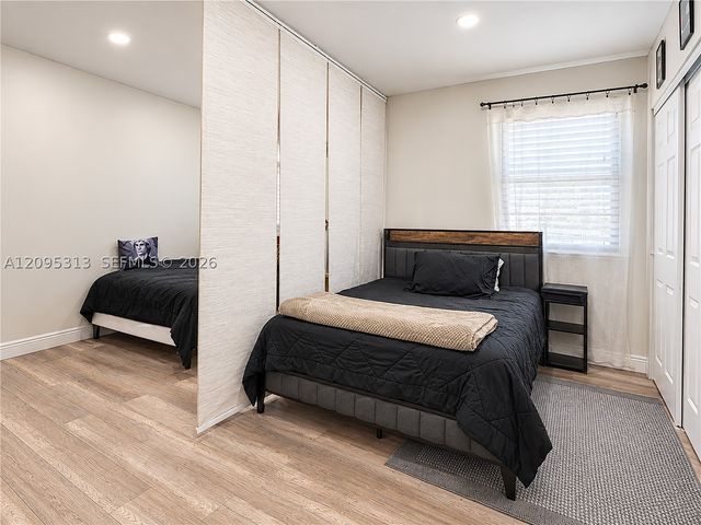 1046 NW 107th Ave, Pembroke Pines, FL 33026