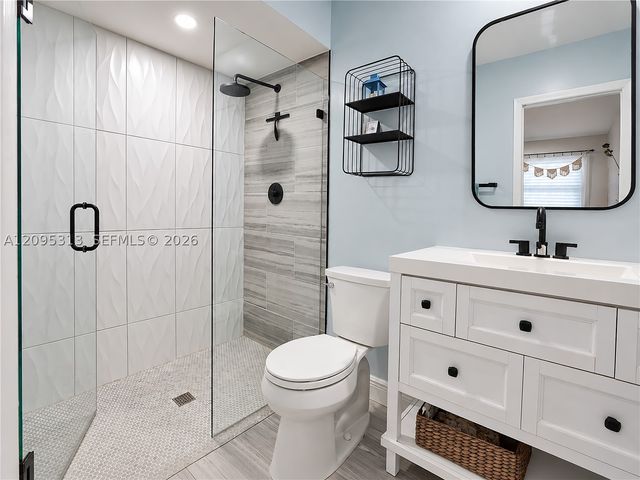 1046 NW 107th Ave, Pembroke Pines, FL 33026