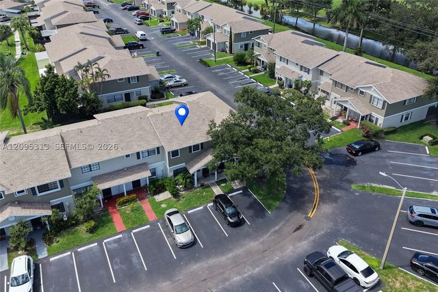 1046 NW 107th Ave, Pembroke Pines, FL 33026