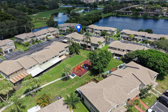 1046 NW 107th Ave, Pembroke Pines, FL 33026
