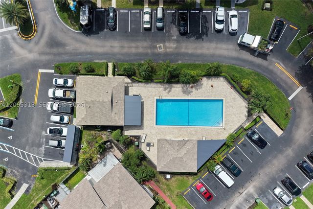 1046 NW 107th Ave, Pembroke Pines, FL 33026