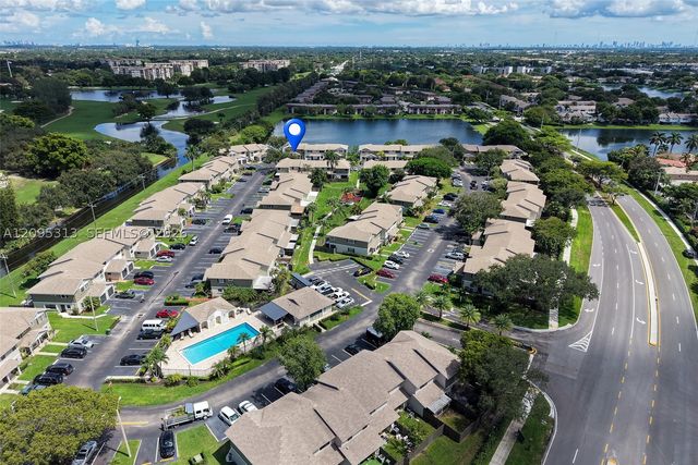 1046 NW 107th Ave, Pembroke Pines, FL 33026