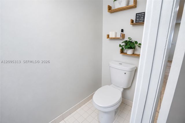 1046 NW 107th Ave, Pembroke Pines, FL 33026
