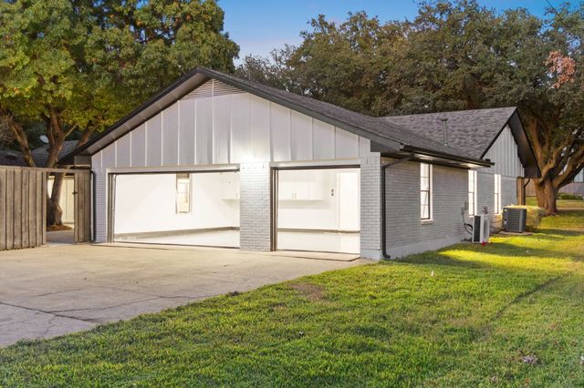 12151 Crestline Avenue, Dallas, TX 75244