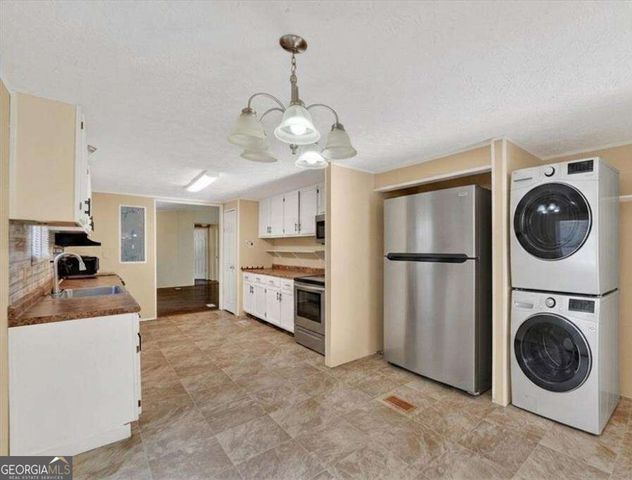300 Deer Trail Lane, Midway, GA 31320