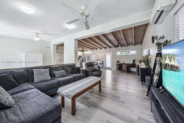 3309 SW 16th St, Fort Lauderdale, FL 33312