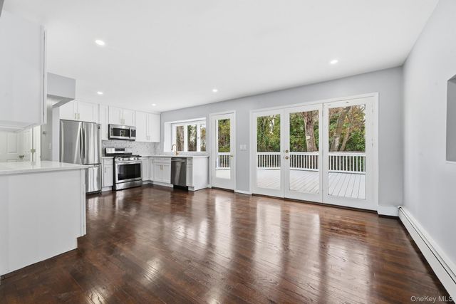 72 Seminole Street, Selden, NY 11784