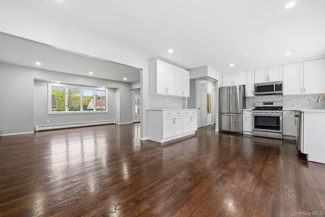 72 Seminole Street, Selden, NY 11784