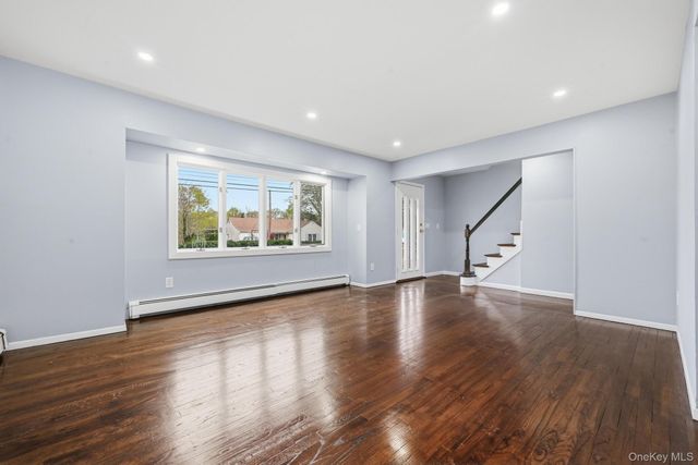 72 Seminole Street, Selden, NY 11784