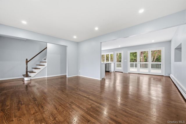 72 Seminole Street, Selden, NY 11784