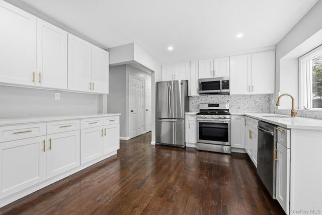 72 Seminole Street, Selden, NY 11784